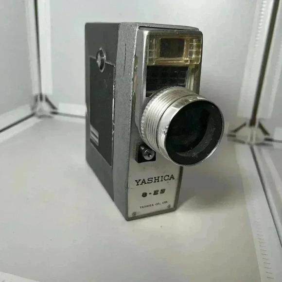 Vintage Yashica Camera No. 3515043 8- ES Untested - Picture 1 of 9